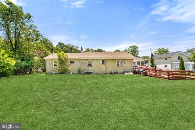 31 E 3RD AVE, Pine Hill, NJ 08021