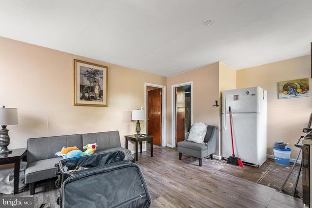 31 E 3RD AVE, Pine Hill, NJ 08021