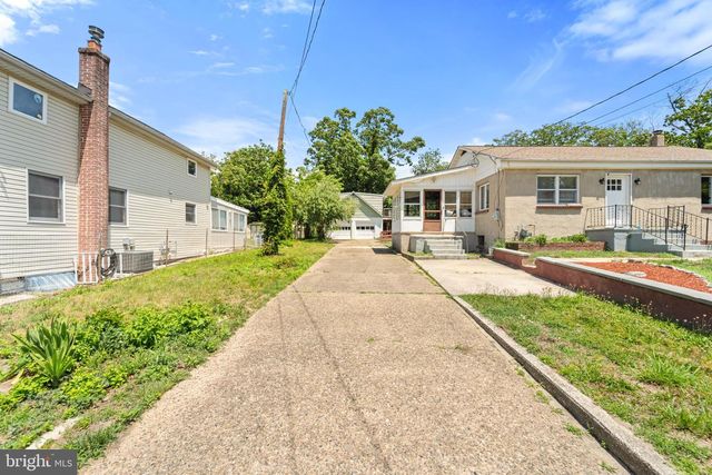 31 E 3RD AVE, Pine Hill, NJ 08021