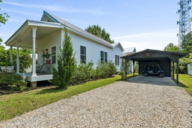 328 Easterbrook Street, Bay Saint Louis, MS 39520
