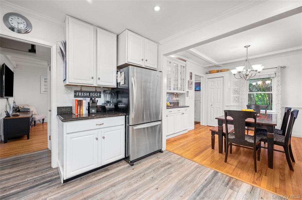 37 ( Aka 39 ) Sunrise Terrace, Yonkers, NY 10703 — photo 4