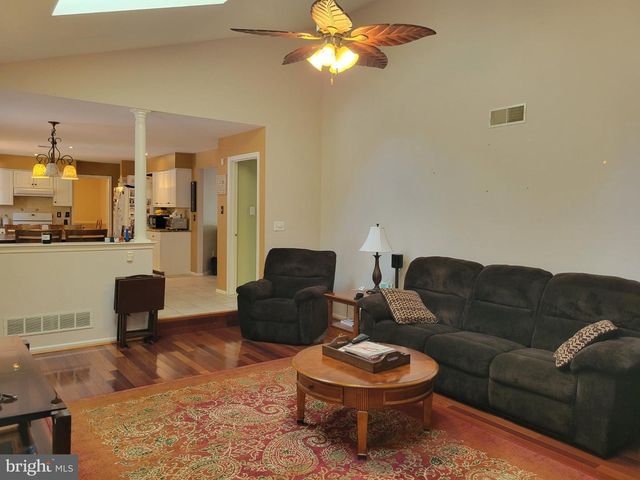 1707 BIDEN LN, Williamstown, NJ 08094
