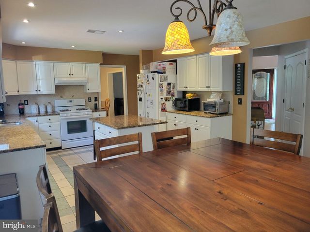 1707 BIDEN LN, Williamstown, NJ 08094