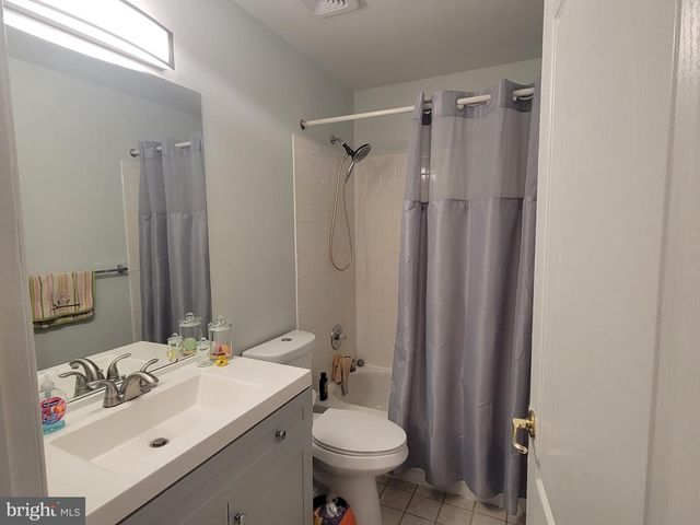 1707 BIDEN LN, Williamstown, NJ 08094