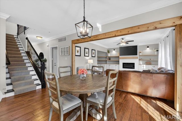 706 Edgewood Avenue, Kirkwood, MO 63122