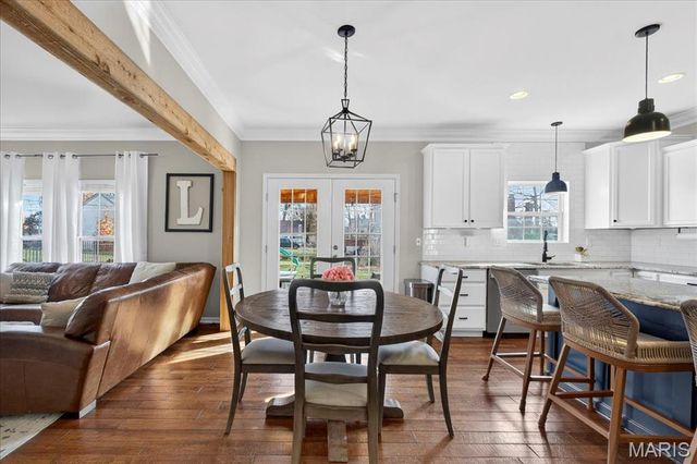 706 Edgewood Avenue, Kirkwood, MO 63122