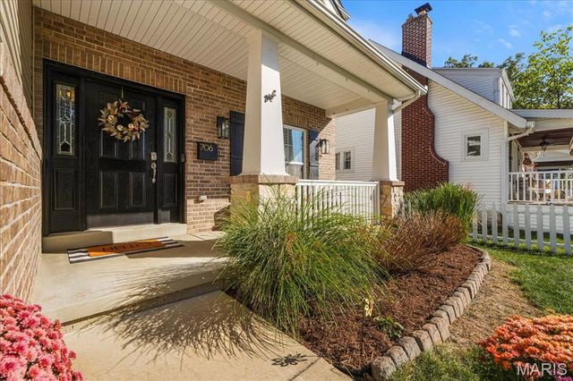 706 Edgewood Avenue, Kirkwood, MO 63122