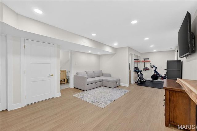 706 Edgewood Avenue, Kirkwood, MO 63122