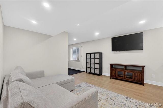 706 Edgewood Avenue, Kirkwood, MO 63122