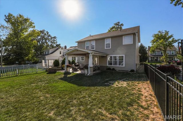 706 Edgewood Avenue, Kirkwood, MO 63122