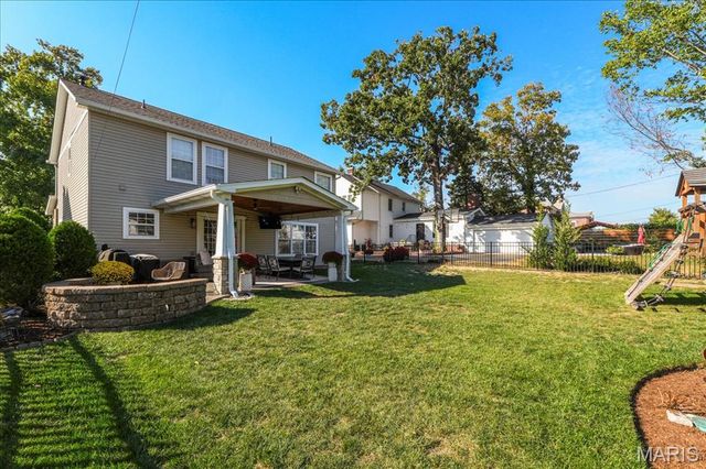 706 Edgewood Avenue, Kirkwood, MO 63122