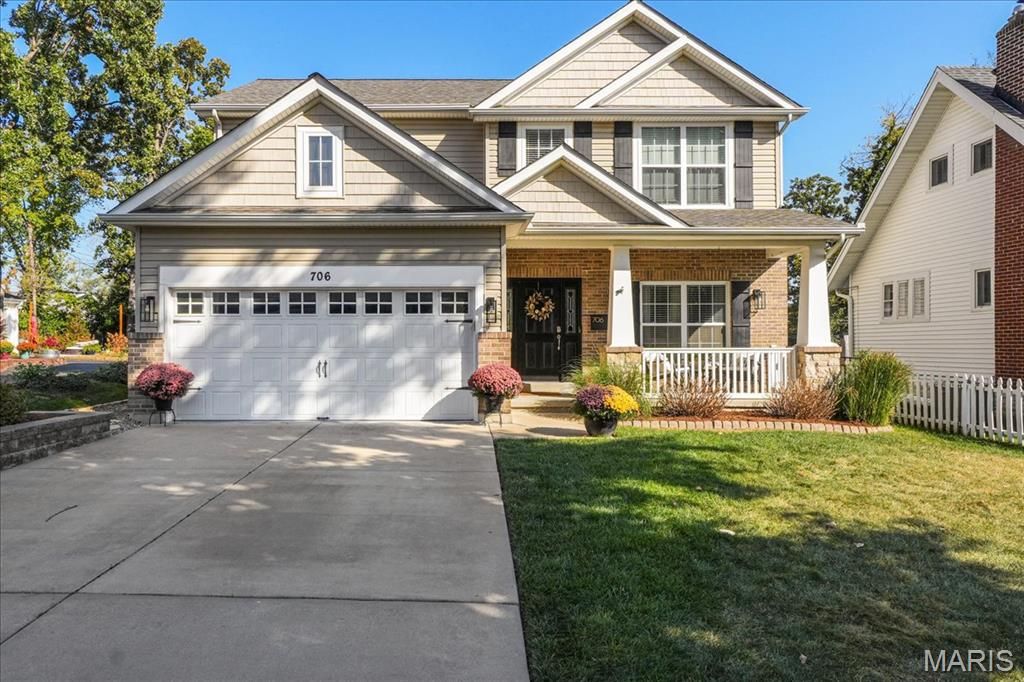 706 Edgewood Avenue, Kirkwood, MO 63122