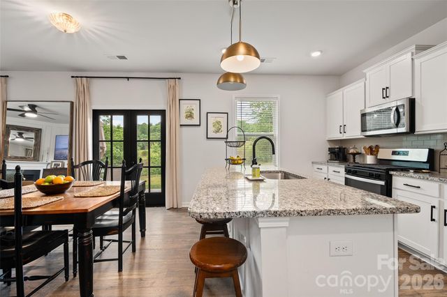 129 Valleywood Drive, Waynesville, NC 28786