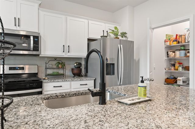 129 Valleywood Drive, Waynesville, NC 28786