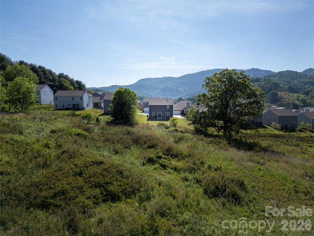 129 Valleywood Drive, Waynesville, NC 28786