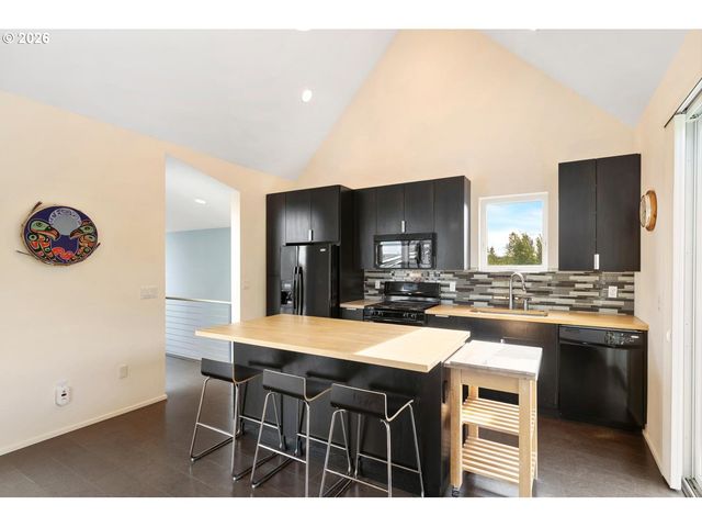 3412 N PIONEER CANYON Dr, Ridgefield, WA 98642