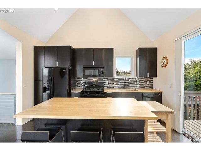 3412 N PIONEER CANYON Dr, Ridgefield, WA 98642