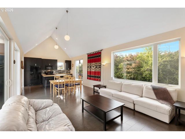 3412 N PIONEER CANYON Dr, Ridgefield, WA 98642