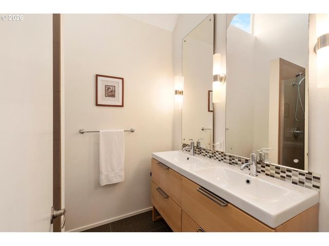 3412 N PIONEER CANYON Dr, Ridgefield, WA 98642
