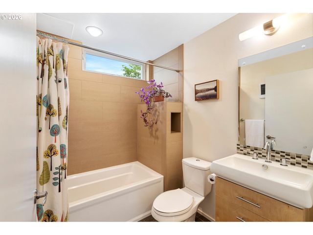 3412 N PIONEER CANYON Dr, Ridgefield, WA 98642
