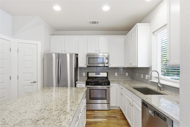 1937 Tramson DR 153C, Austin, TX 78741