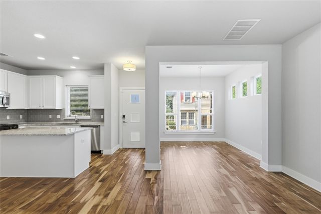 1937 Tramson DR 153C, Austin, TX 78741
