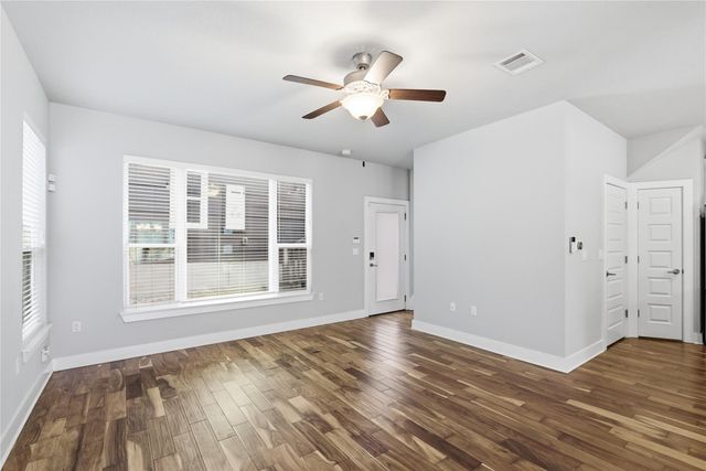 1937 Tramson DR 153C, Austin, TX 78741