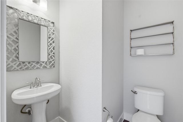 1937 Tramson DR 153C, Austin, TX 78741