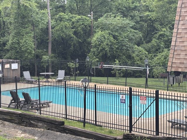 420 Walton Ln Apt J47, Madison, TN 37115