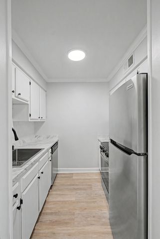 420 Walton Ln Apt J47, Madison, TN 37115