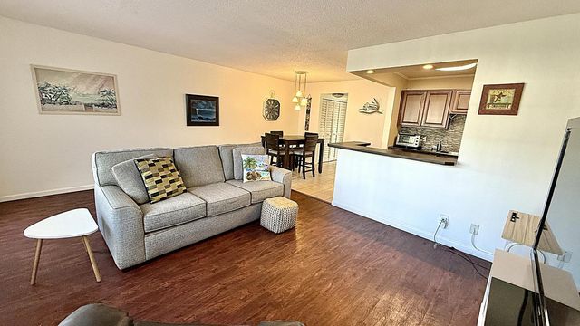 8 Ventnor A, Deerfield Beach, FL 33442