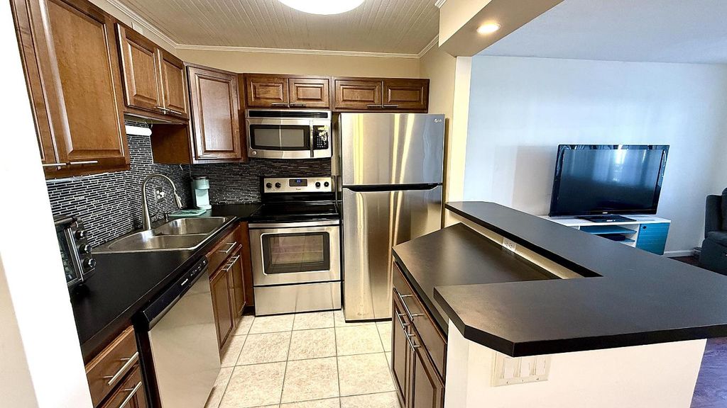 8 Ventnor A, Deerfield Beach, FL 33442