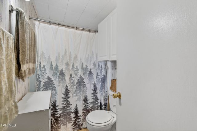 221 Mumpower Drive, Bristol, VA 24201