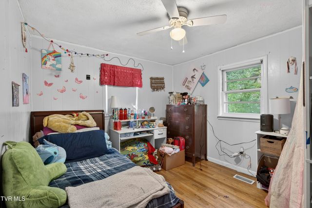 221 Mumpower Drive, Bristol, VA 24201