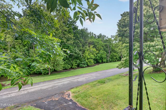 221 Mumpower Drive, Bristol, VA 24201