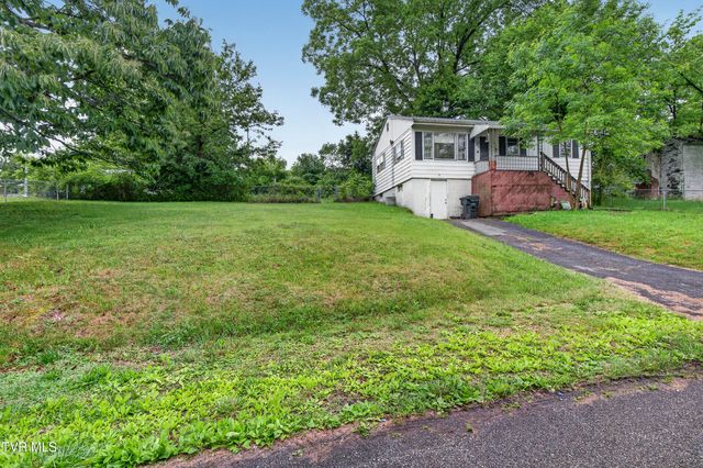 221 Mumpower Drive, Bristol, VA 24201