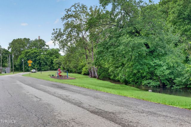 221 Mumpower Drive, Bristol, VA 24201