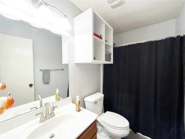 924 Rock Dove Circle, Saginaw, TX 76131