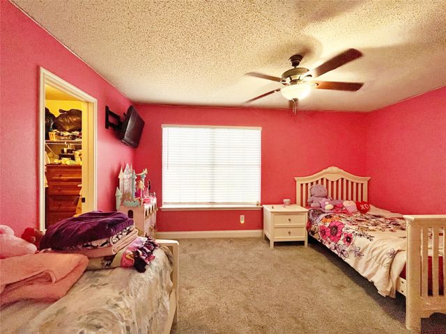 924 Rock Dove Circle, Saginaw, TX 76131