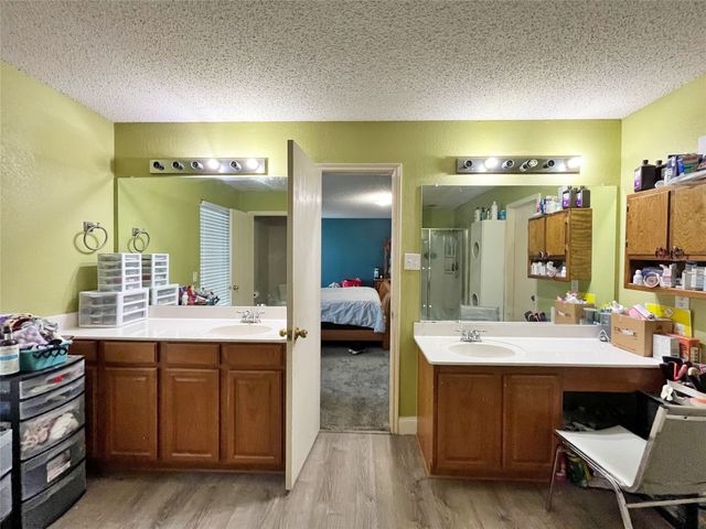 924 Rock Dove Circle, Saginaw, TX 76131