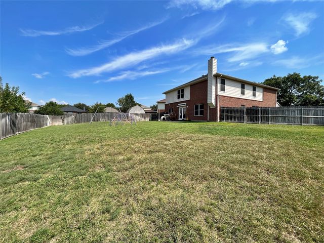 924 Rock Dove Circle, Saginaw, TX 76131