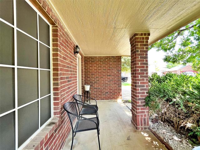 924 Rock Dove Circle, Saginaw, TX 76131