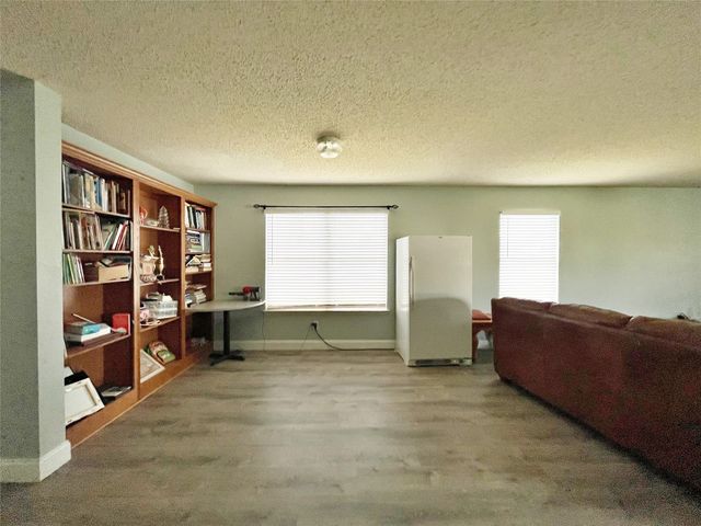 924 Rock Dove Circle, Saginaw, TX 76131