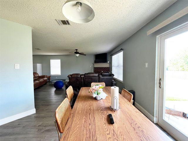 924 Rock Dove Circle, Saginaw, TX 76131