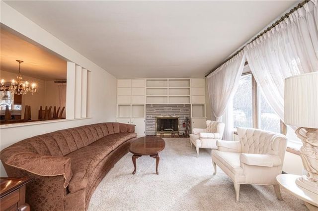 719 Locust St, Hempfield Twp, PA 15601