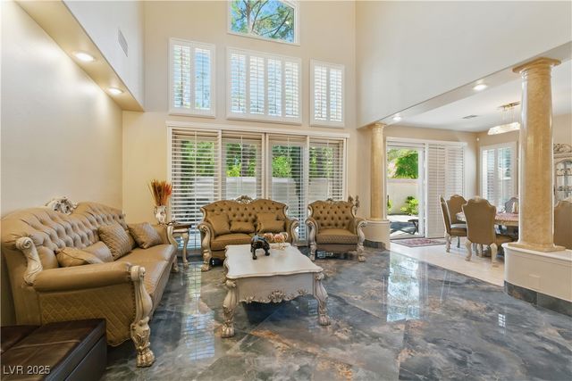 8215 Crow Valley Lane, Las Vegas, NV 89113