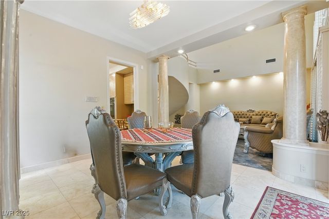 8215 Crow Valley Lane, Las Vegas, NV 89113