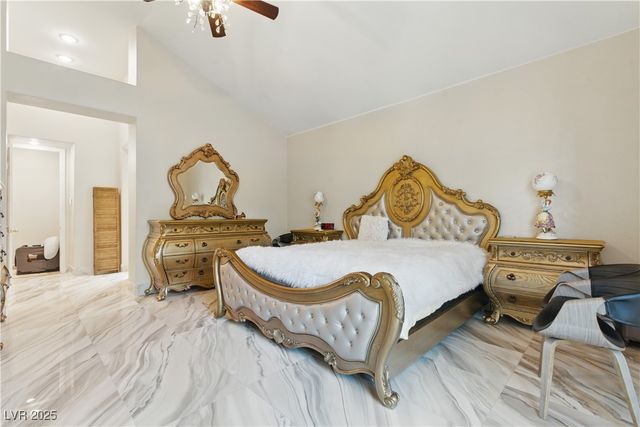 8215 Crow Valley Lane, Las Vegas, NV 89113