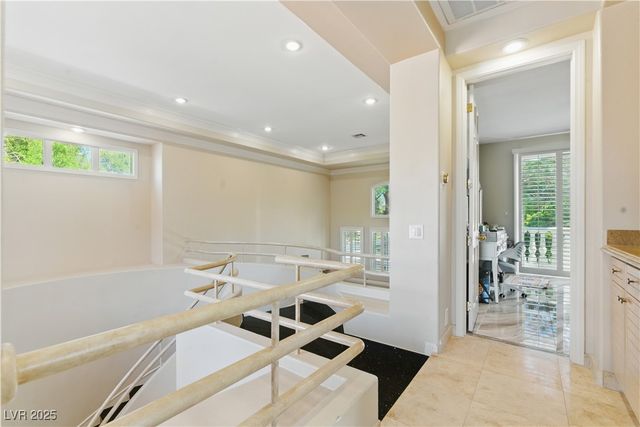 8215 Crow Valley Lane, Las Vegas, NV 89113