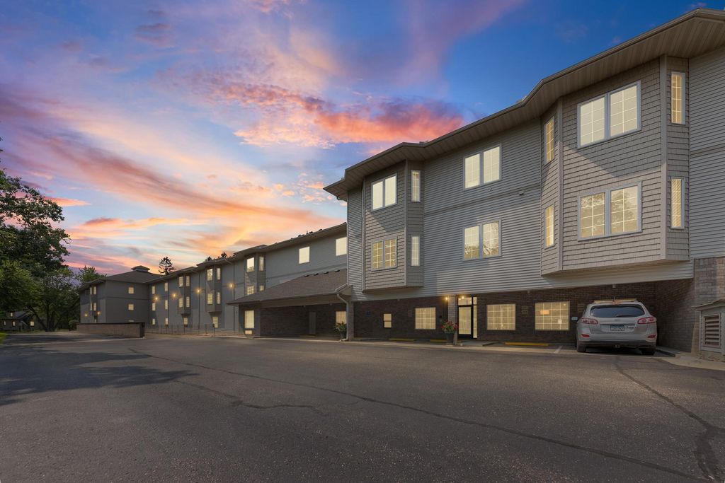 11030 Mississippi Boulevard NW 325, Coon Rapids, MN 55433 — photo 3